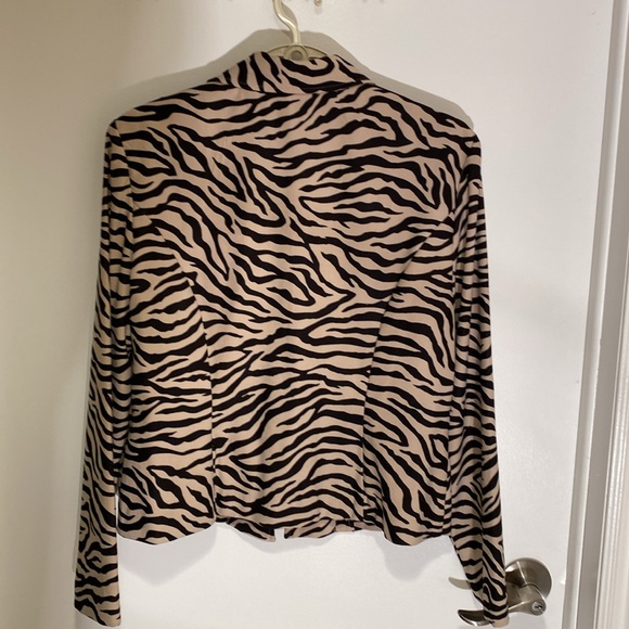 Amanda Smith Black and Cream Animal Print Blazers & Suit Jackets - Picture 3 of 3